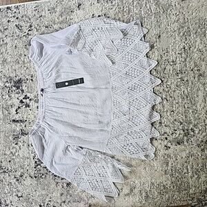 NWT Off the Shoulder White Shirt Size Medium